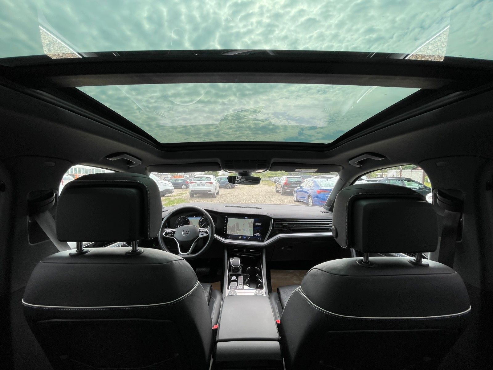 Volkswagen Touareg 3.0 V6 TDI 4MOT Elegance - Samsaru's Car Outlet