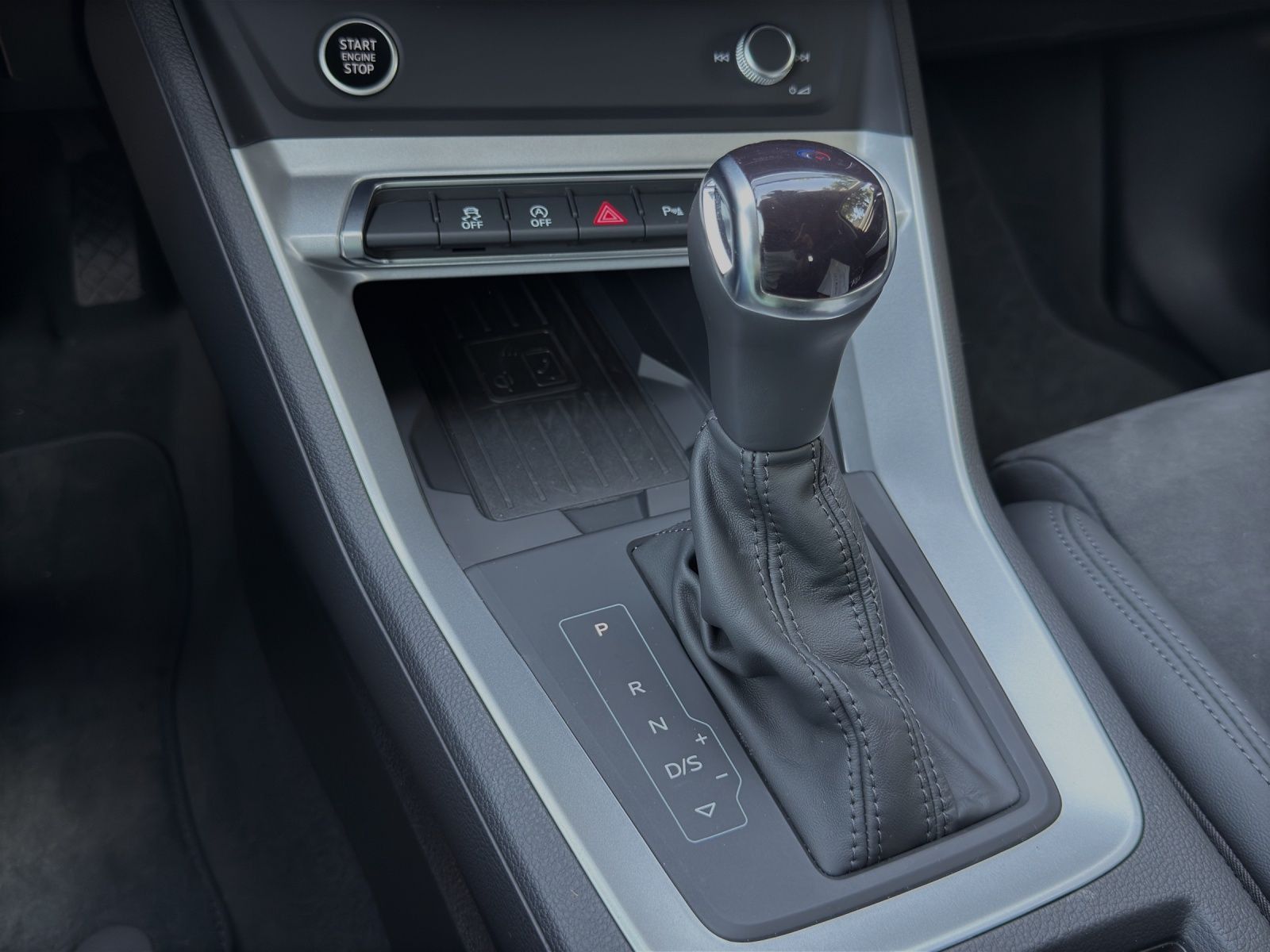 Audi Q3 40 TFSI Q ADVANCED - Samsaru's Car Outlet