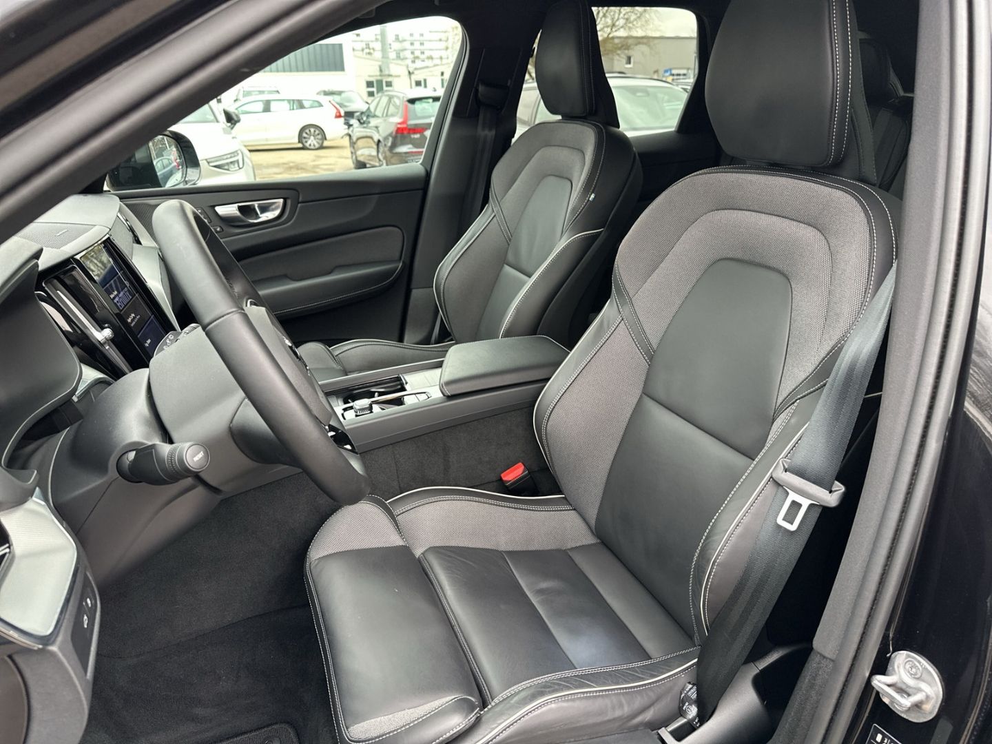 Volvo XC60 Recharge T6 Plus Black Edition AHK ACC