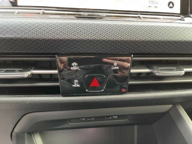 Volkswagen Golf VIII United 1.5 eTSi DSG - Samsaru's Car Outlet