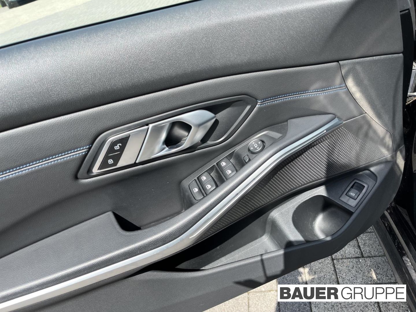 BMW 320 d xDrive M Sport Touring - Samsaru's Car Outlet