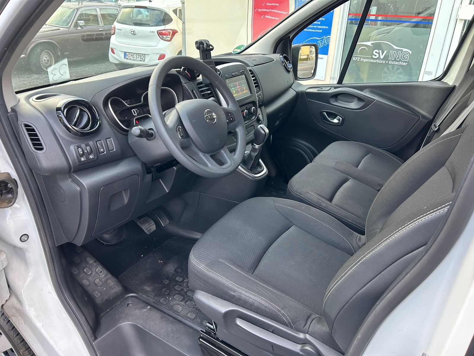 Nissan NV300 2.0 dCi COMFORT - Samsaru's Car Outlet