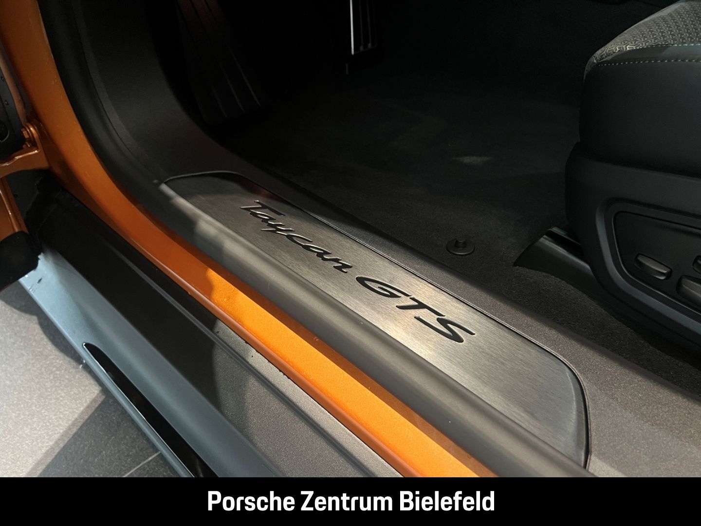 Porsche Taycan GTS Sport Turismo  Nordischgold Head-Up