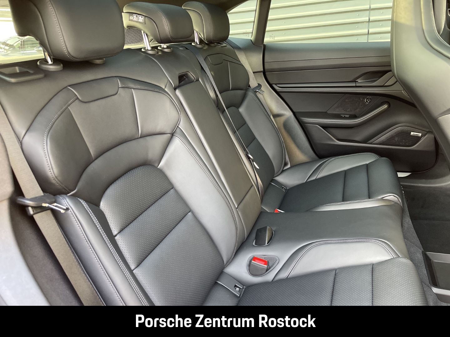 Porsche Taycan 4 Cross Turismo InnoDrive LED-Matrix