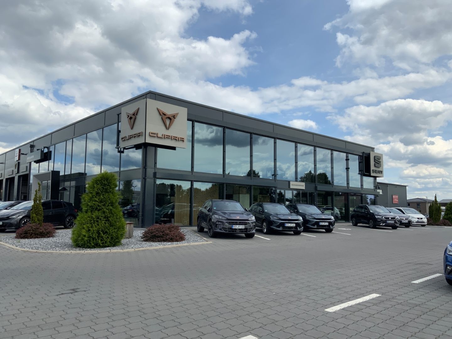 Seat Leon SP Style 2.0TDI DSG+LED+AHK+ Navi+Sitzhzg