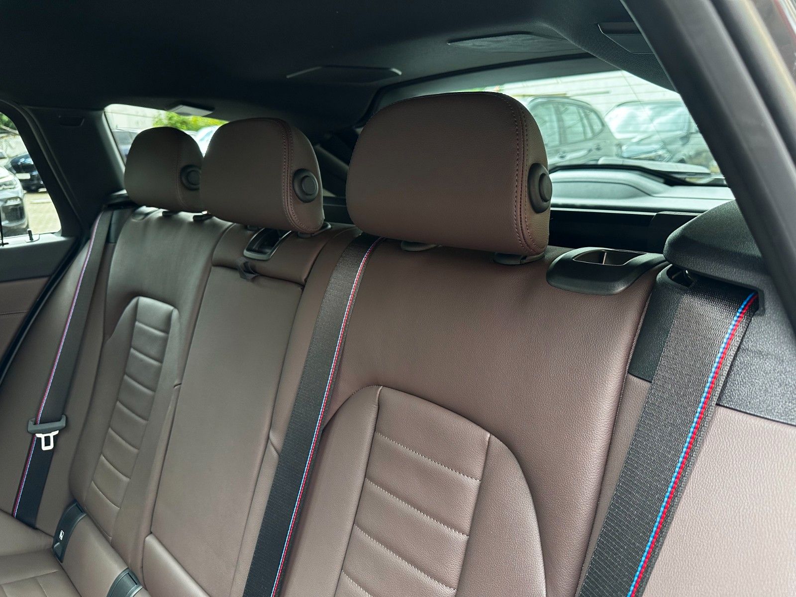 BMW 330d xDrive M Sport PANO*AHK*StandH*H&K*AdapLED