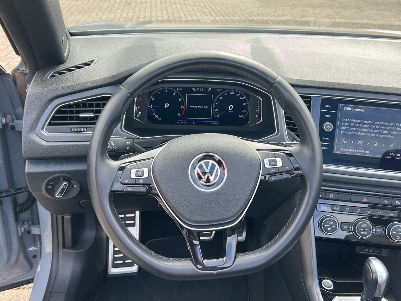 Volkswagen T-Roc R-Line Edition Plus - Samsaru's Car Outlet