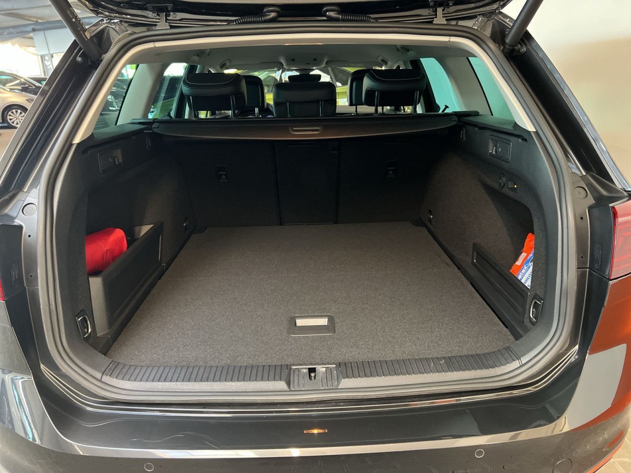 Volkswagen Passat Variant Elegance 2.0 TDI 4MOTION DSG  AHK