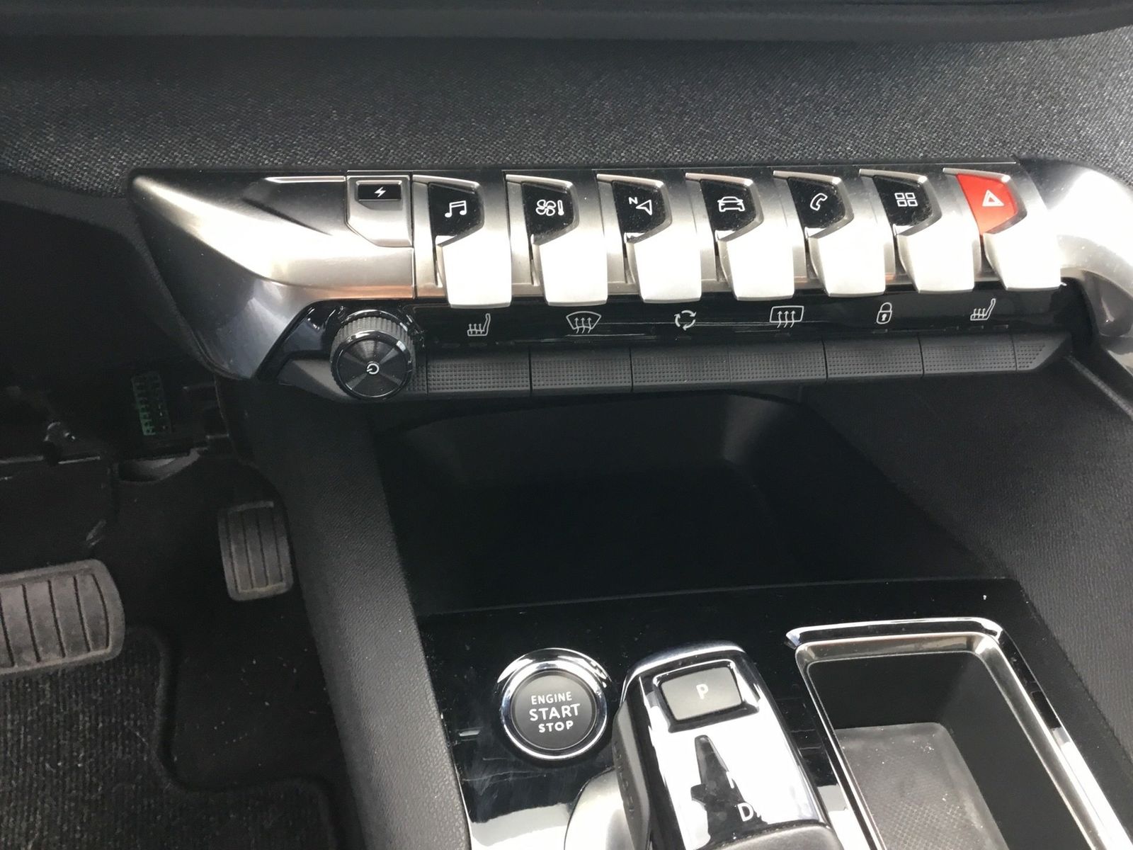 Peugeot 3008 Hybrid 225 (Plug-In) e-EAT8 Allure Pack AHK
