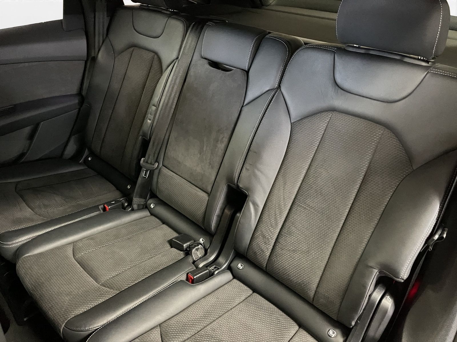 Audi Q7 50 TDI qu. S line 7-Sitzer AHK Pano LM 22" B&