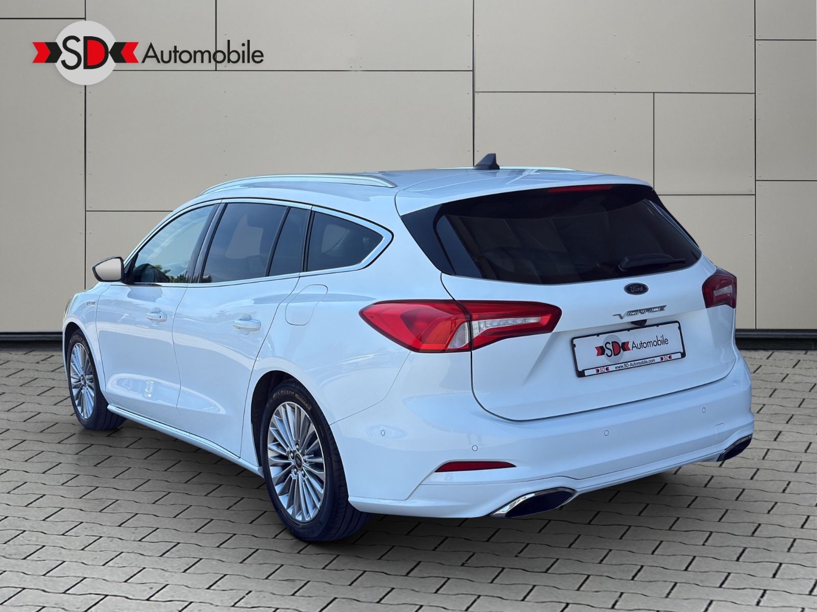 Ford Focus 2.0 Vignale - Samsaru's Car Outlet