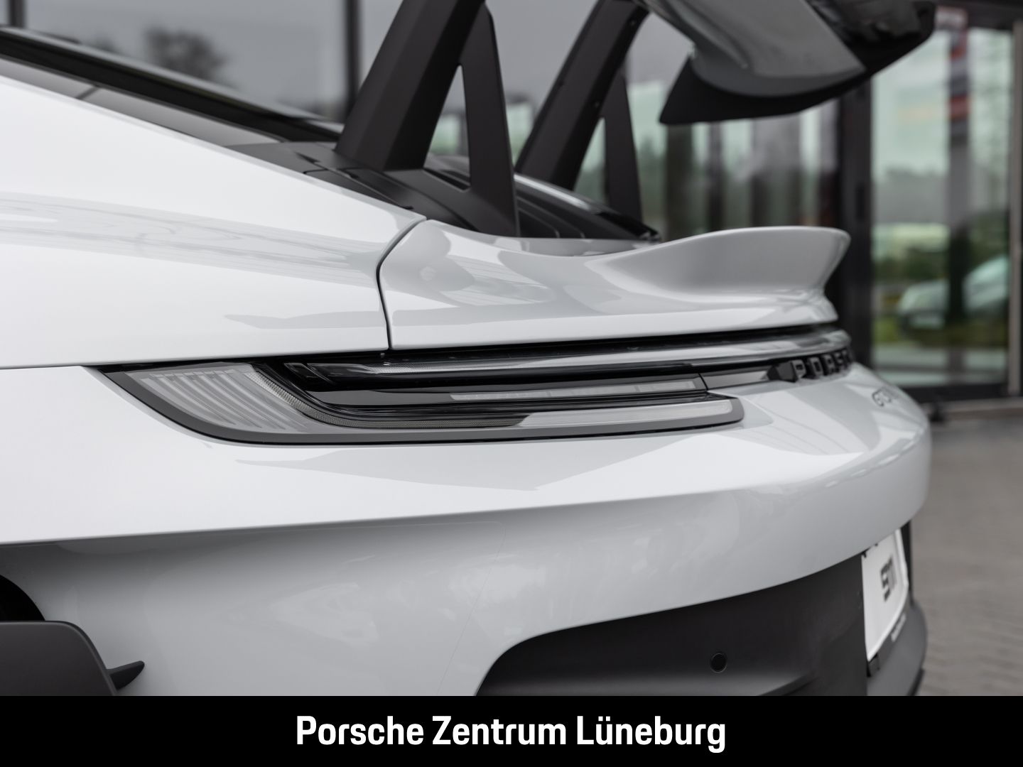 Porsche 992 911 GT3 RS - Samsaru's Car Outlet