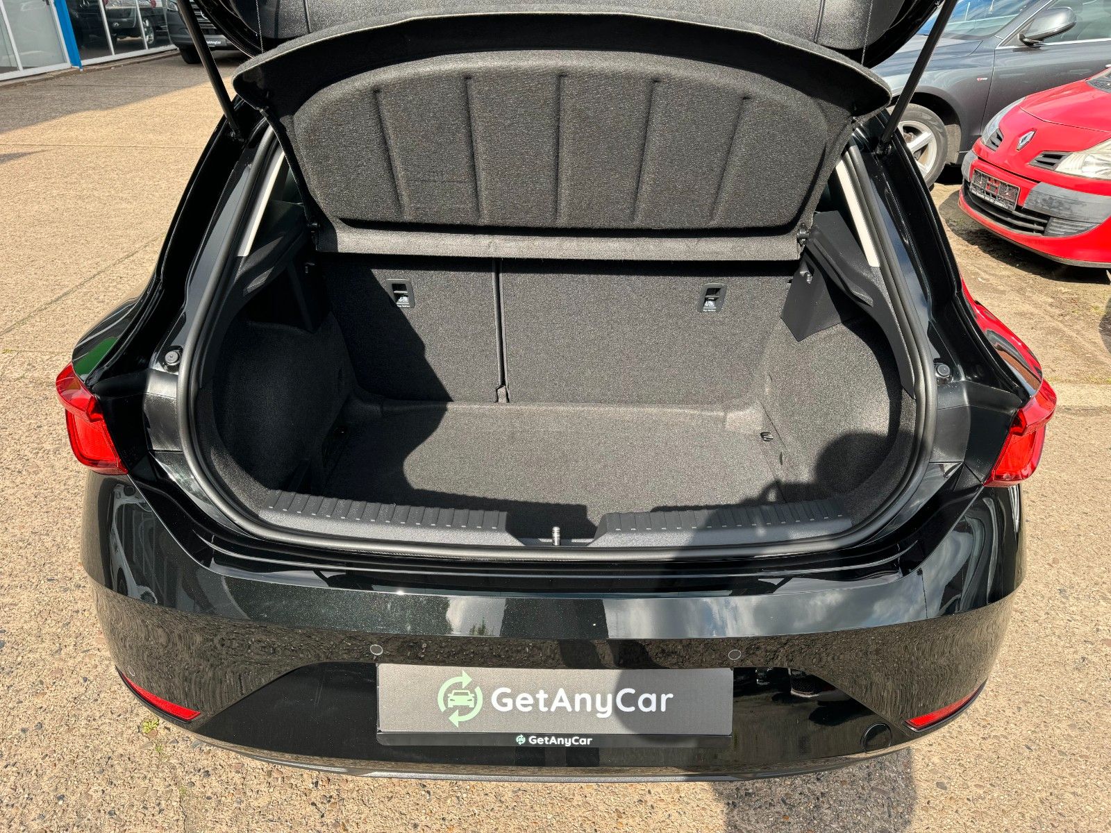 Seat Leon Style 1.0 eTSI DSG - Samsaru's Car Outlet