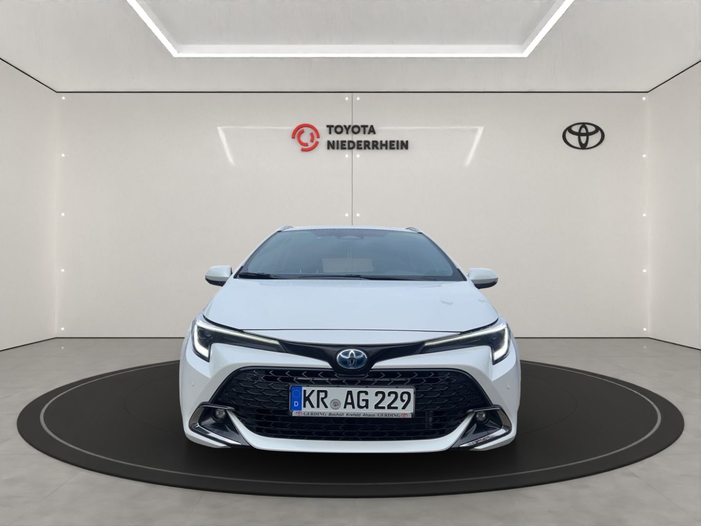 Toyota Corolla 2.0 Hybrid Touring Sports - Samsaru's Car Outlet