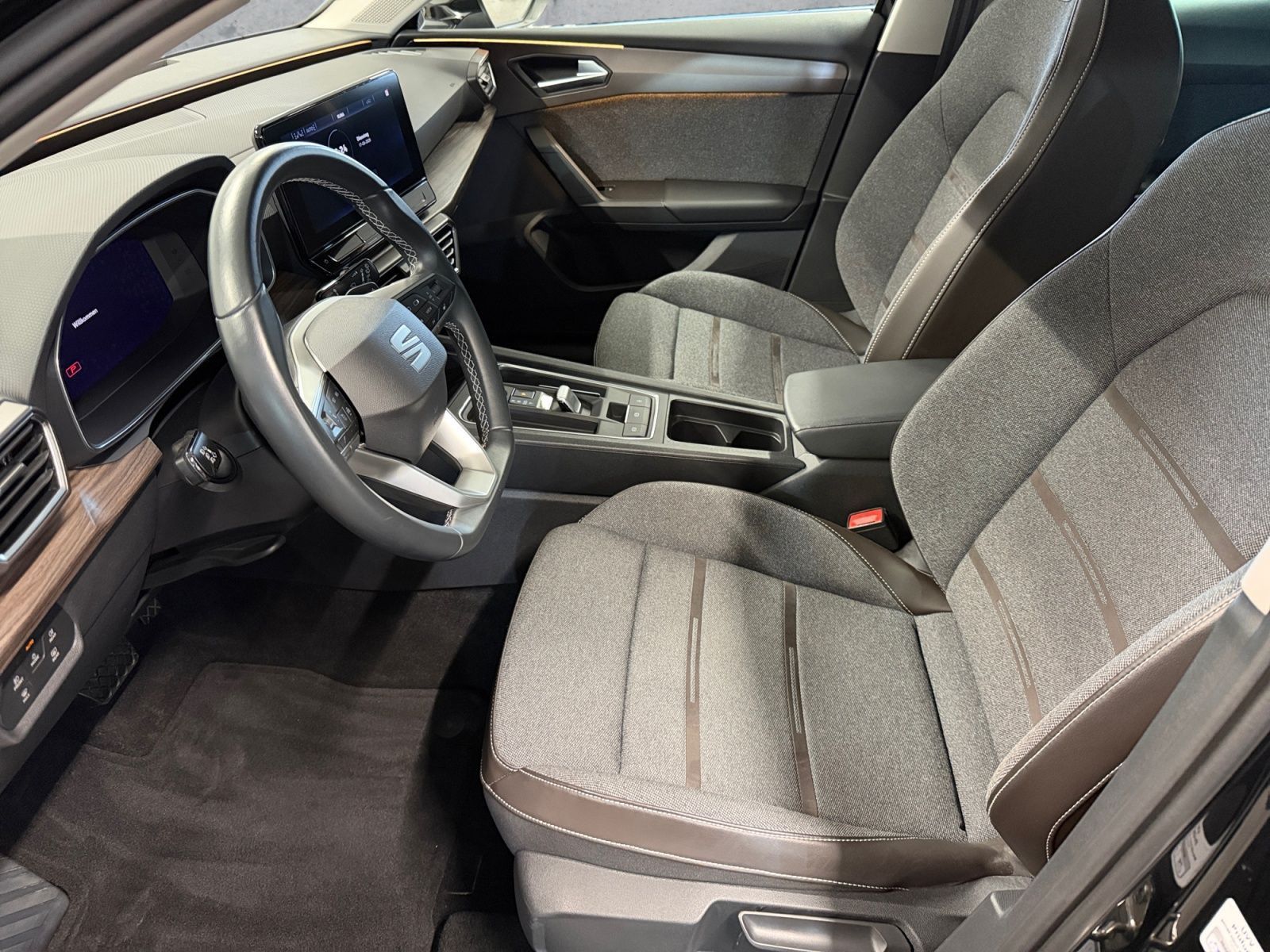 Seat Leon ST 2.0TDI DSG XCELLENCE LED+NAV+APP+SHZ+AHK
