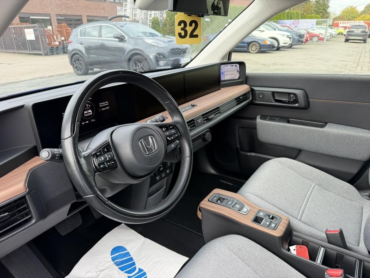 Honda e Advance (17")