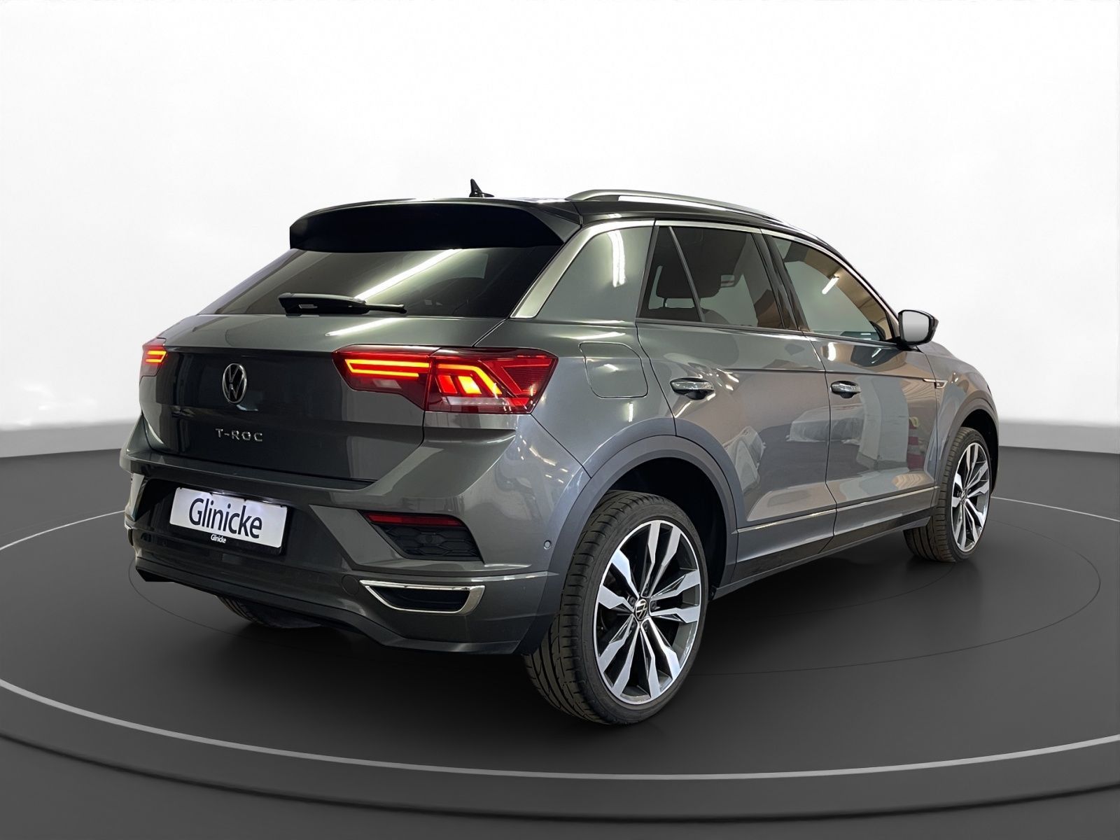 Volkswagen T-Roc 2.0 TDI R-line - Samsaru's Car Outlet