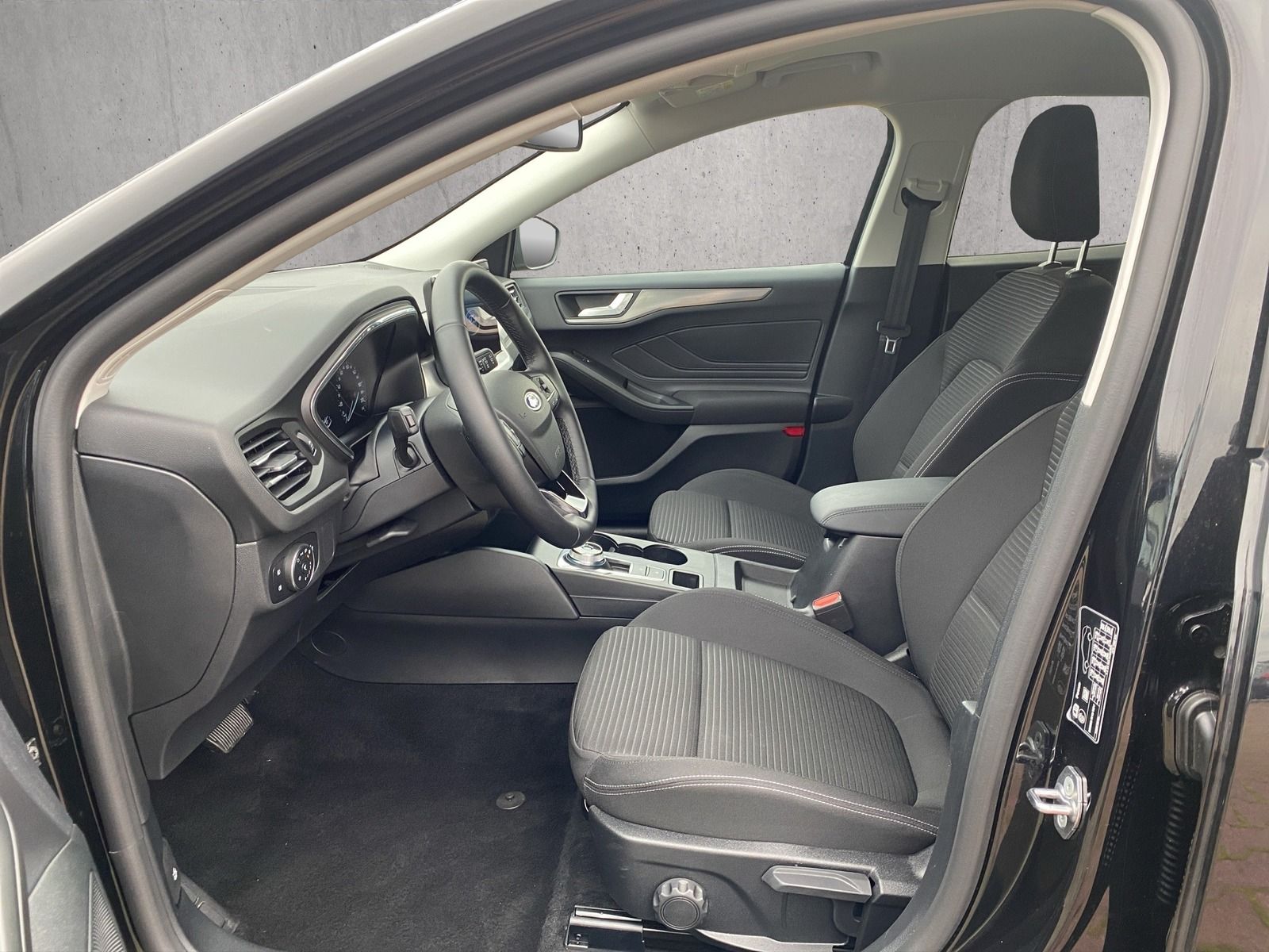 Ford Focus Turnier 1.5 EB Titanium Aut.*Navi*LED*RFK