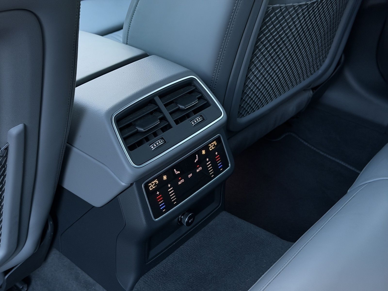 Audi A6 Avant 55 TFSIe qu. S-line|Matrix|360 |ACC|AHK