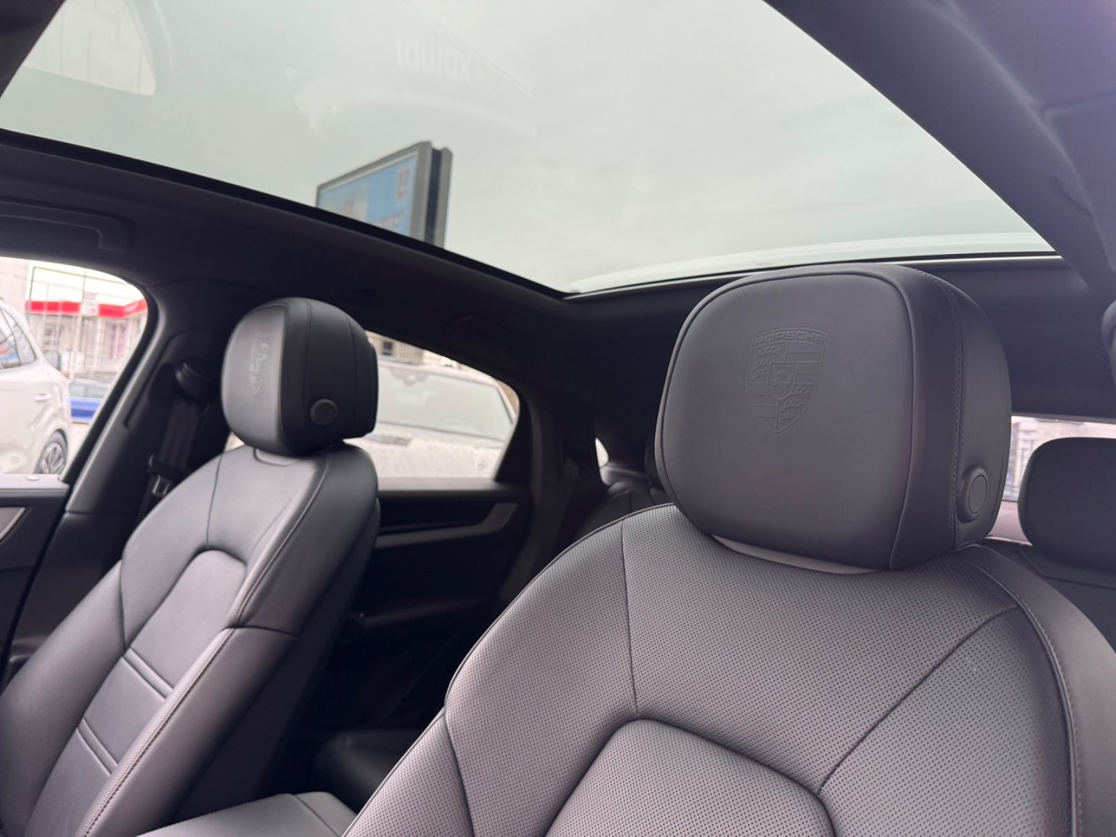 Porsche E-Hybrid Coupé INNODRIVE-LUFTF-PANO-MASSAGE-VOLL