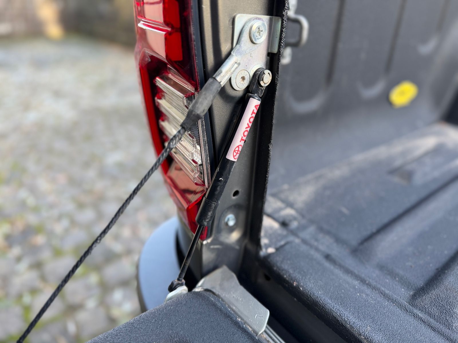 Toyota Hilux 2.8 D-4D 4Wd V48 Invincible*AHK*Büge