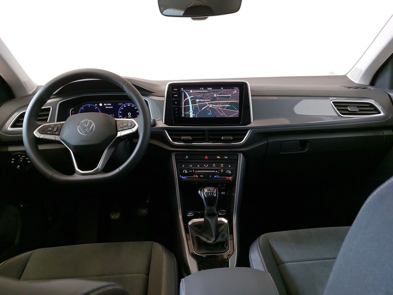 Volkswagen T-Roc 2.0 TDI Style - Samsaru's Car Outlet