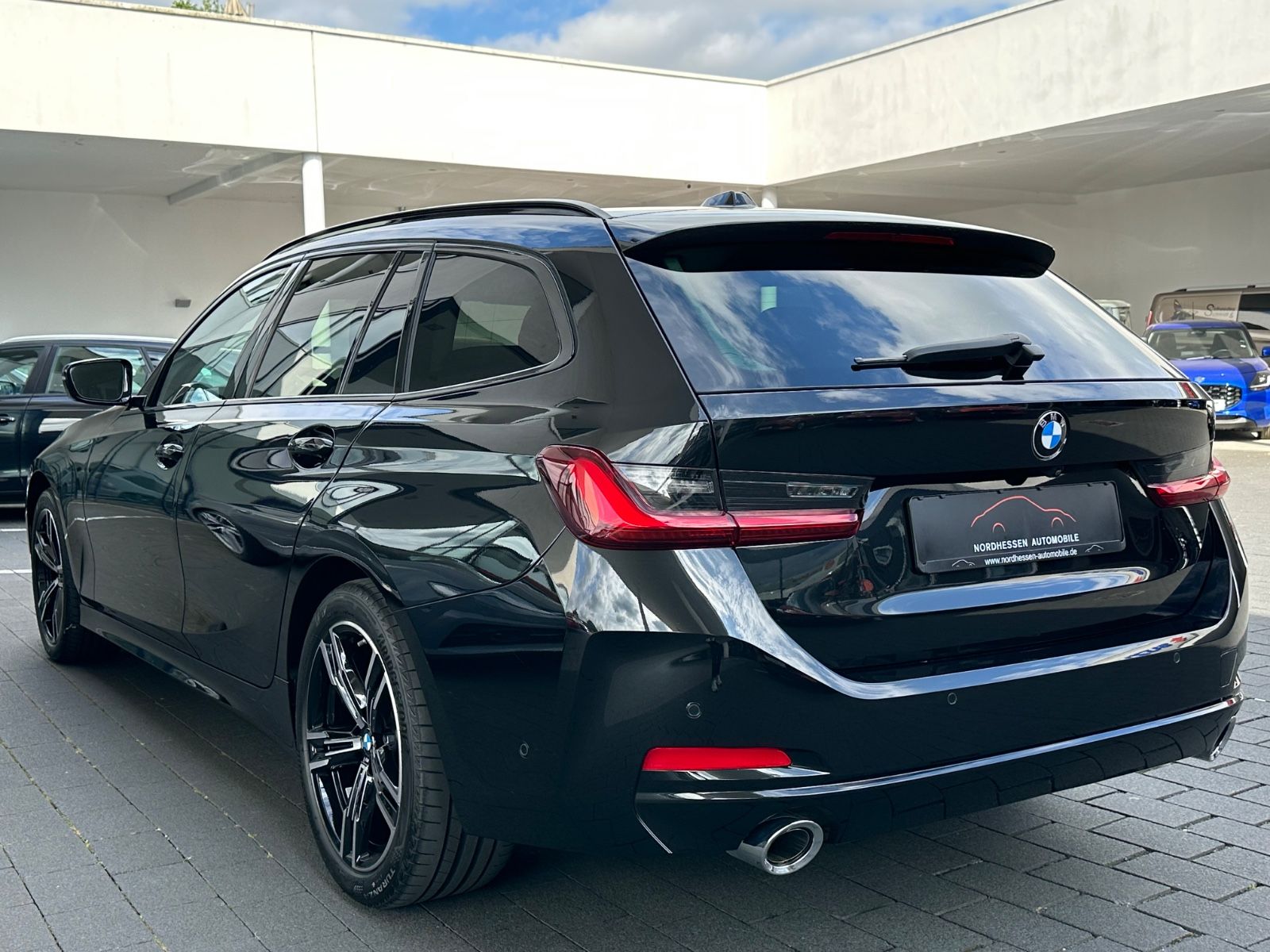 BMW 320 d xDrive Touring M Sport - Samsaru's Car Outlet