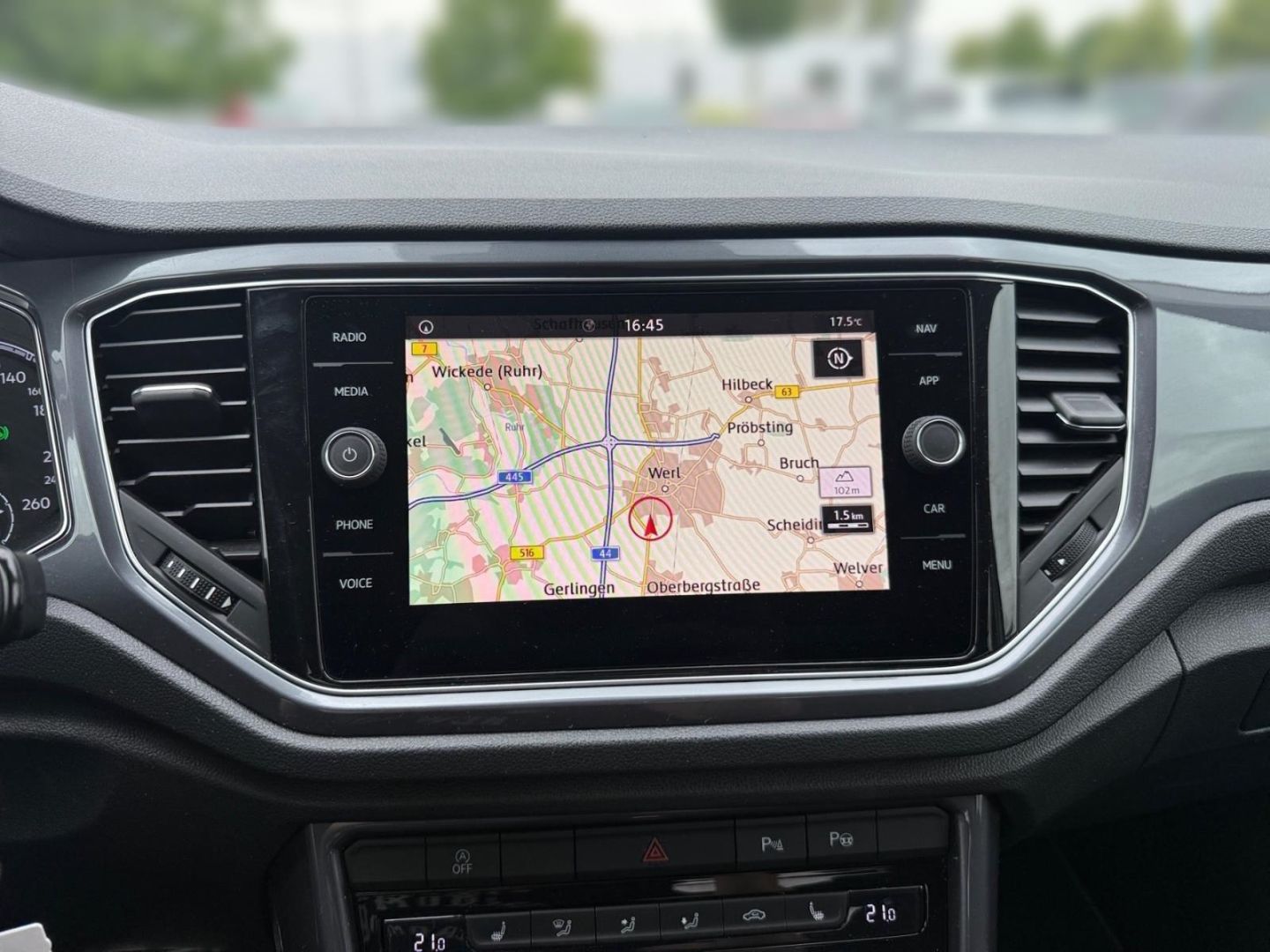 Volkswagen T-Roc IQ.DRIVE 1.5 TSI DSG - Samsaru's Car Outlet