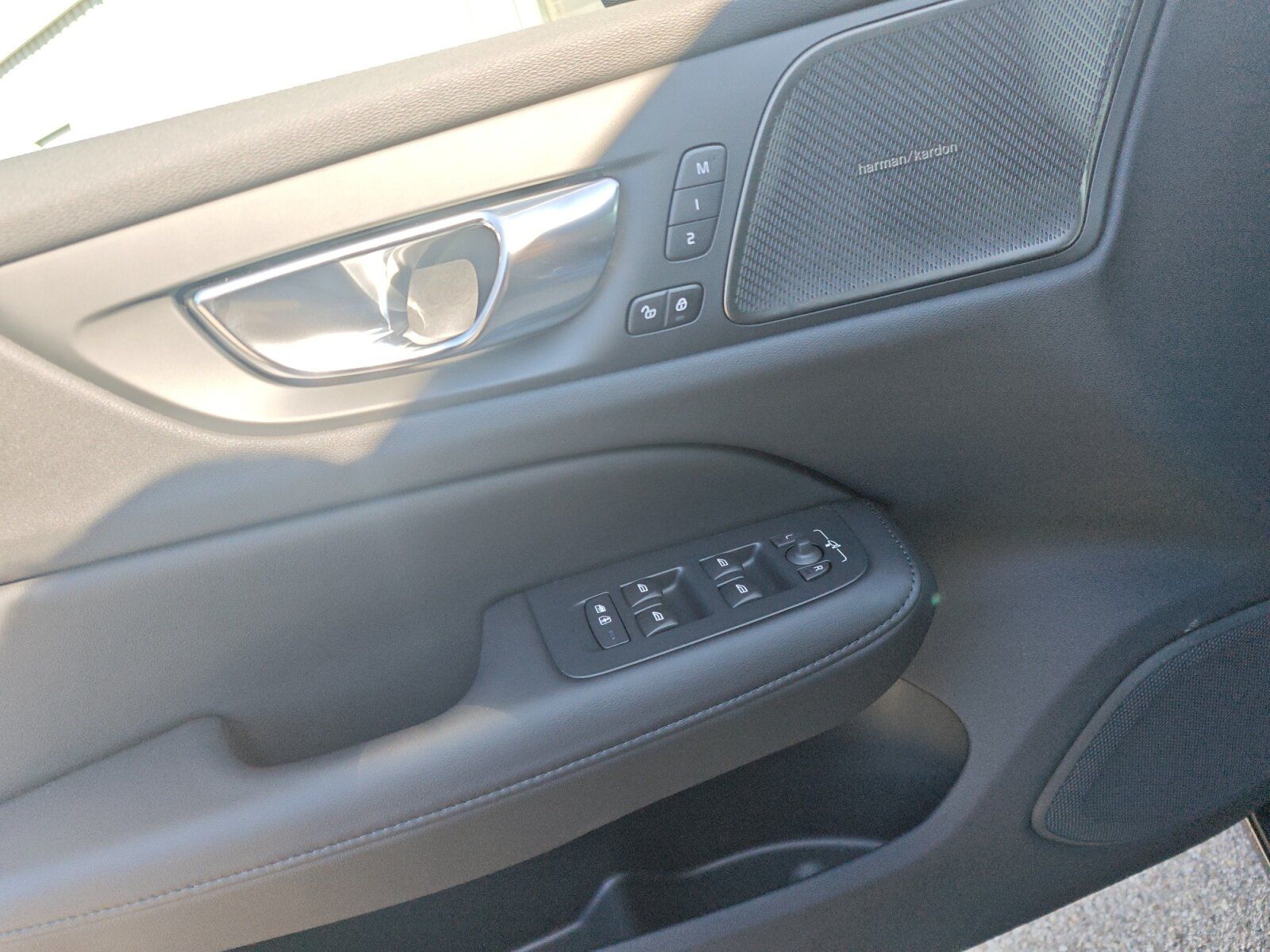 Volvo V 60 T6 Twin AWD Plus Dark *Anhängevorr.*Plug-In