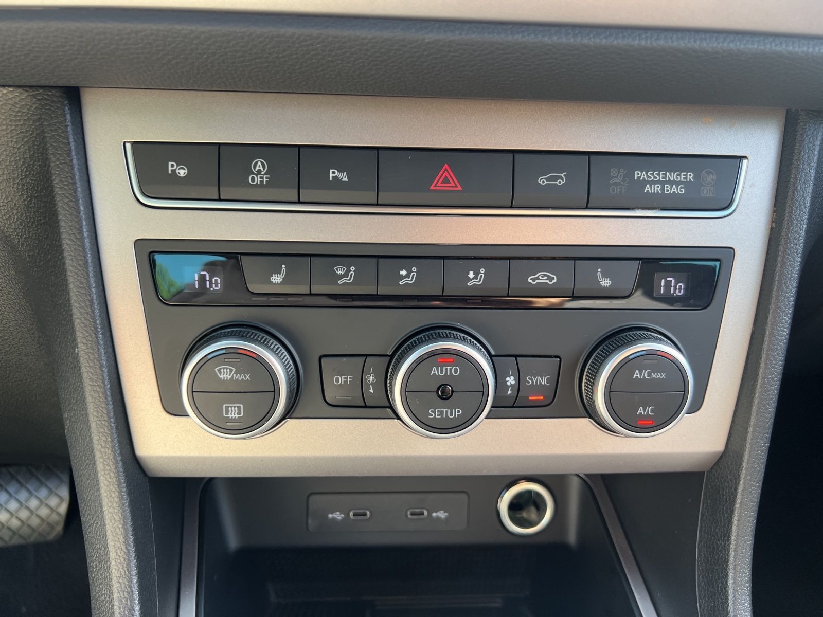 Seat Ateca 2.0 TDI DSG XP NAVI AHK ACC GJR SITZHZ