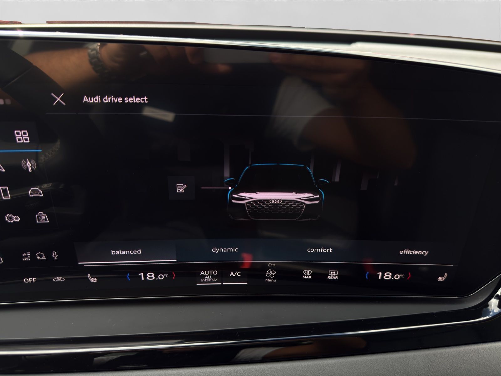 Audi A6 Avant TDI Q S LINE PANO LEDER HuD B&O