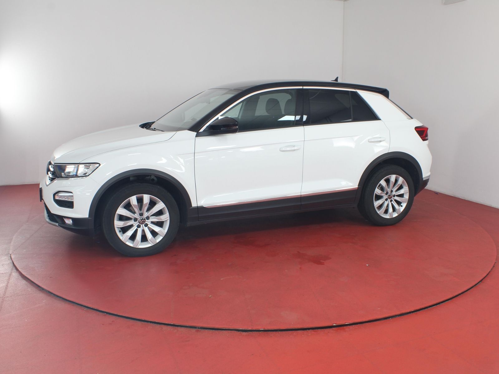Volkswagen T-ROC 1.5TSI DSG - Samsaru's Car Outlet