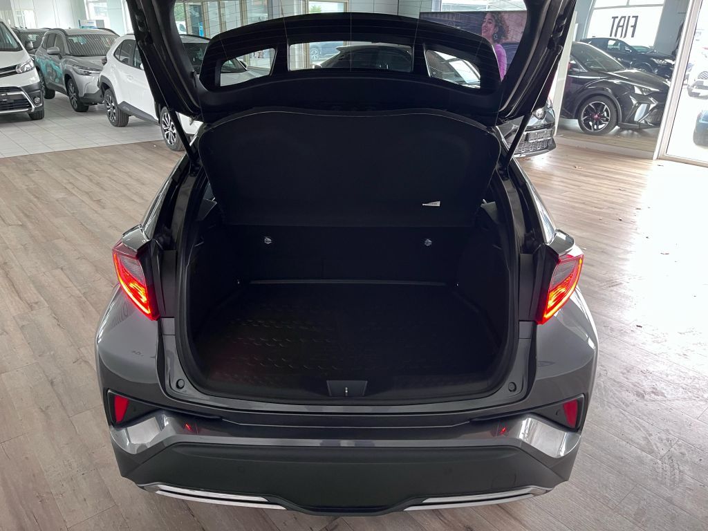 Toyota C-HR 2.0 Hybrid - Samsaru's Car Outlet