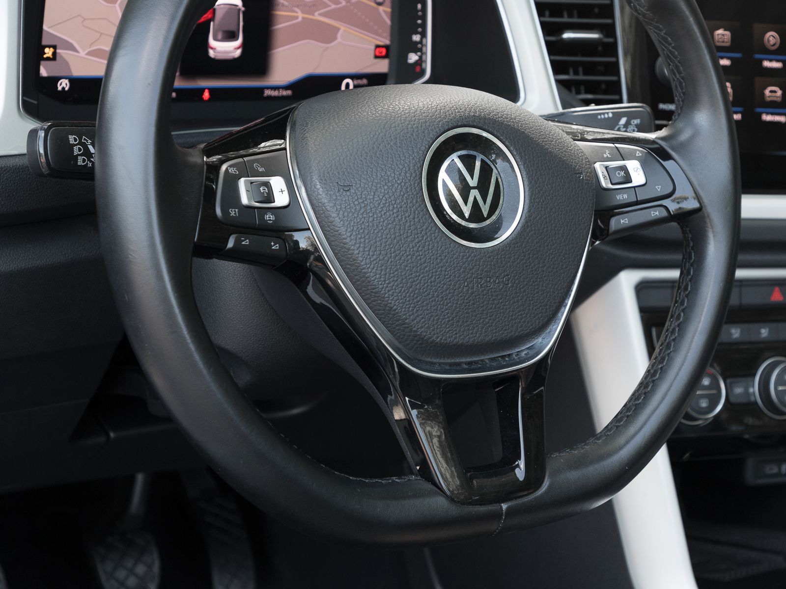 Volkswagen T-Roc 1.0 TSI Style - Samsaru's Car Outlet