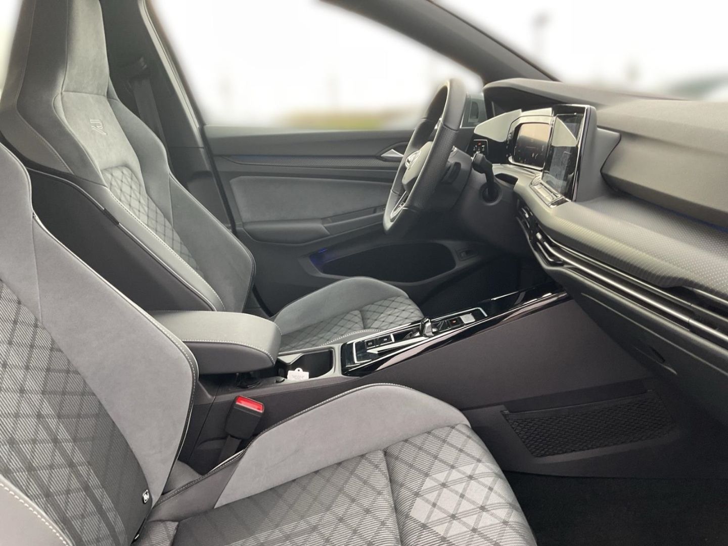 Volkswagen Golf Variant 8 VIII R-Line 1.5 eTSI - Samsaru's Car Outlet