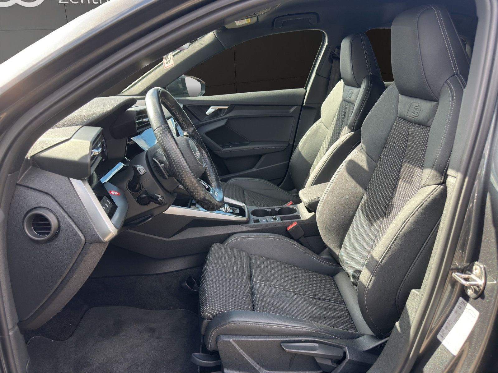 Audi A3 Limousine 35 TFSI S tr. S LINE+LED+NAVI PLUS