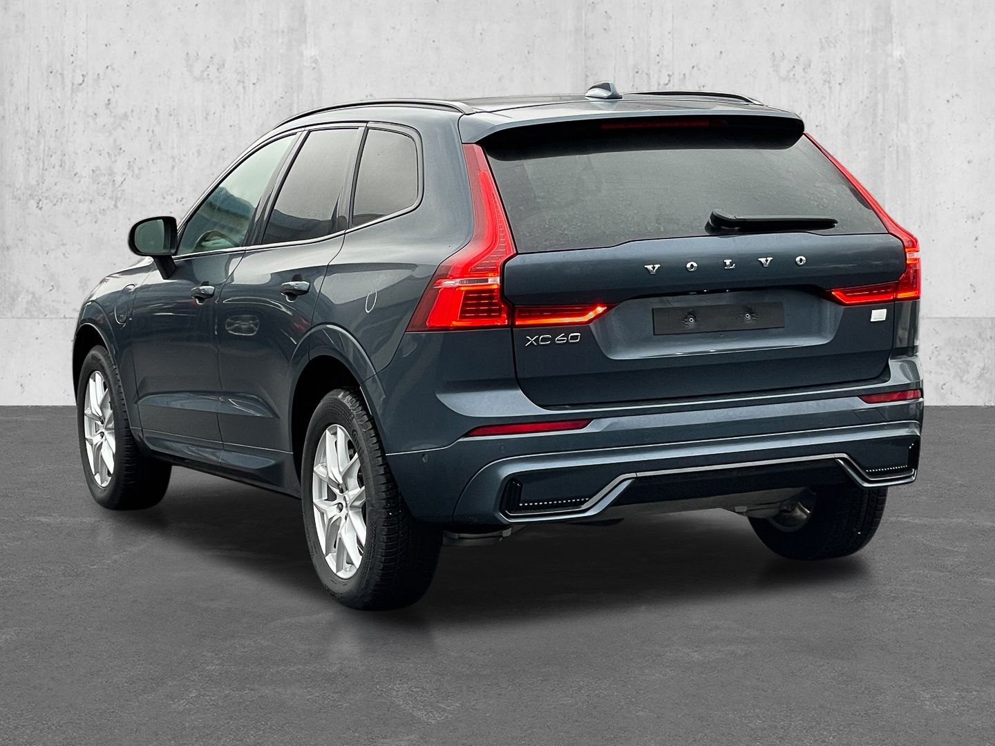 Volvo XC60 Plus Dark Recharge Plug-In Hybrid AWD T8 Tw
