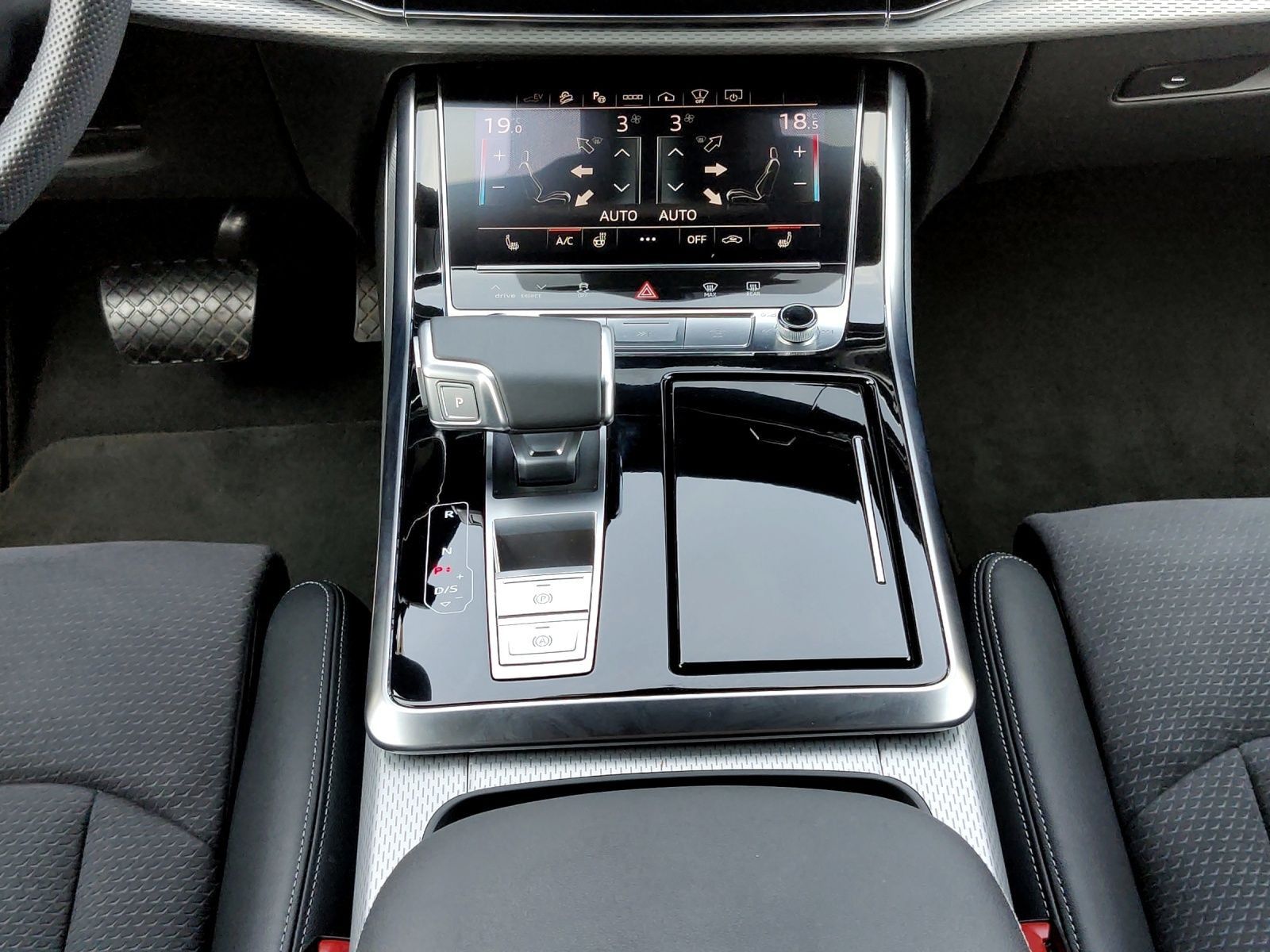 Audi Q7 60 TFSIe qu. S line Air*Pano*AHK*HuD*360°