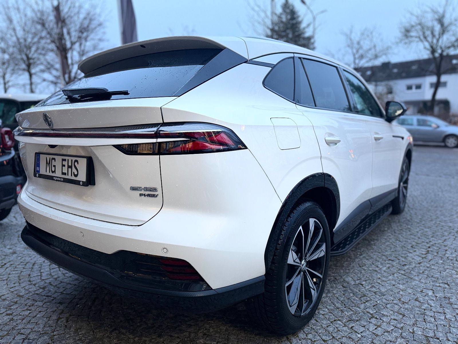 MG HS PHEV // PLUG-IN-HYBRID