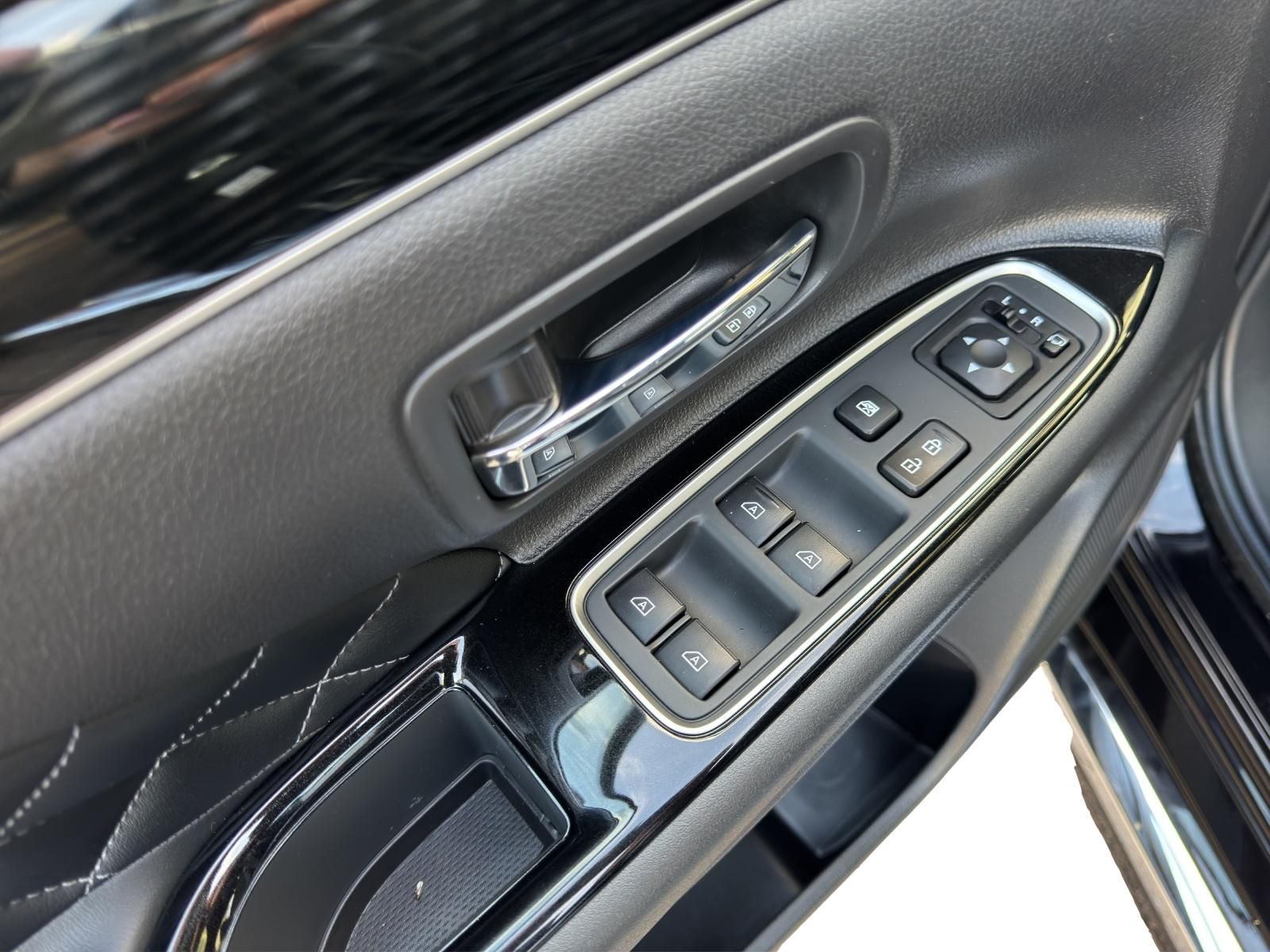 Mitsubishi Outlander 2.4 4WD Plug-In Hybrid Top *Navi*