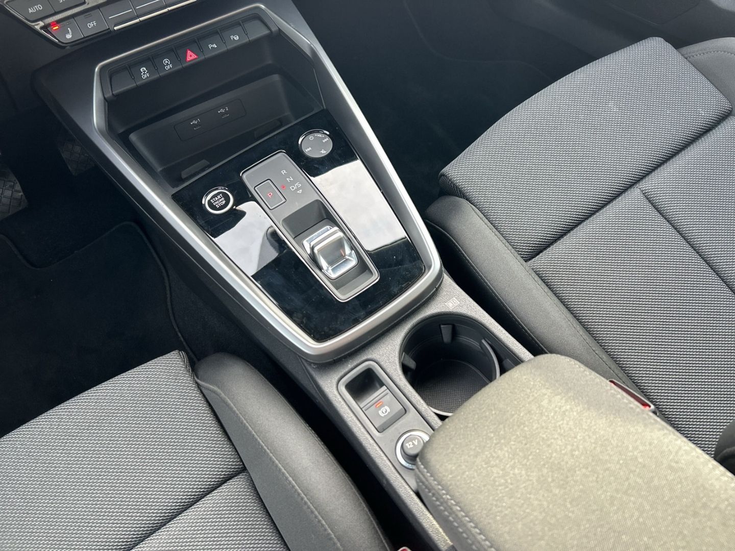 Audi A3 Sportback 30 TFSI advanced Matrix Navi HuD Ka