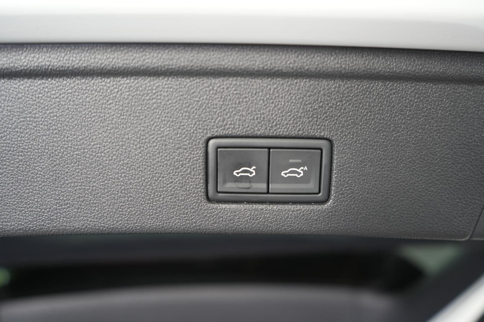 Volkswagen Touareg 3.0 V6 TDI 4Motion R line - Samsaru's Car Outlet