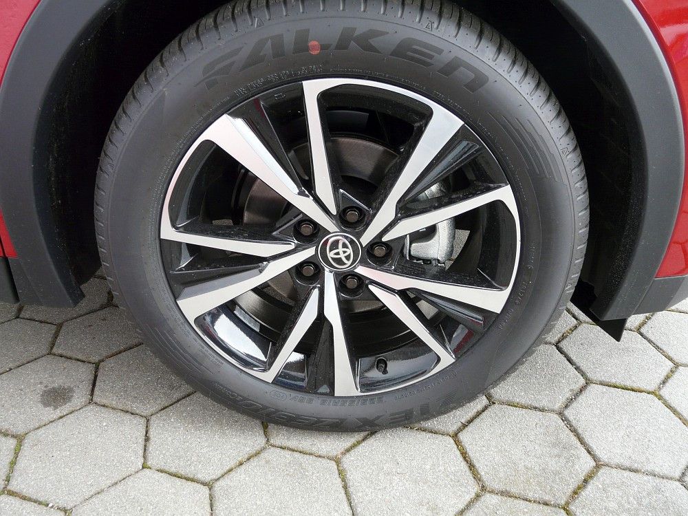 Toyota C-HR Team D  2,0 Hybrid