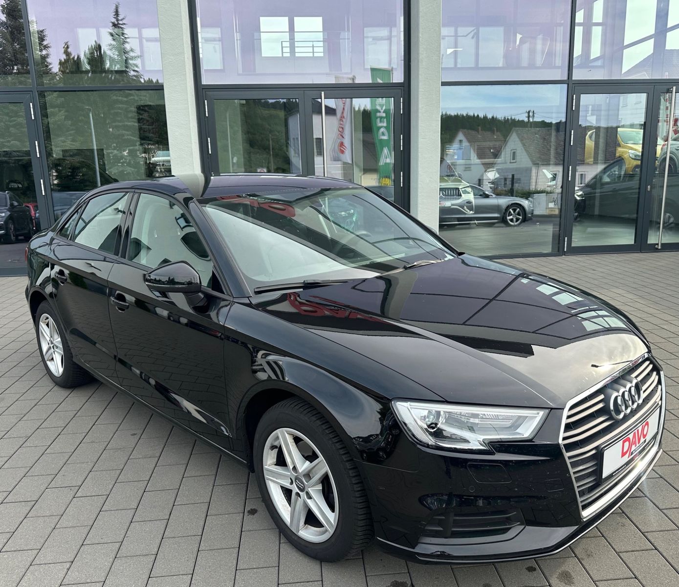 Audi A3 Limousine 30 TFSI - Samsaru's Car Outlet