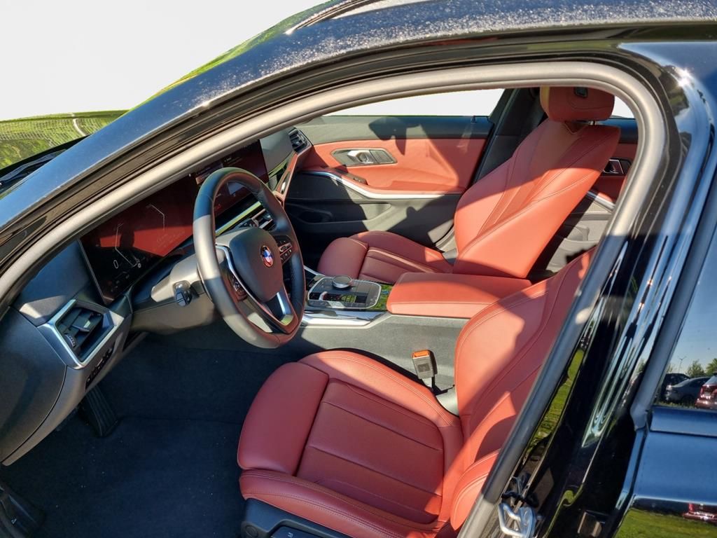 BMW 320i Touring Aut. - Samsaru's Car Outlet