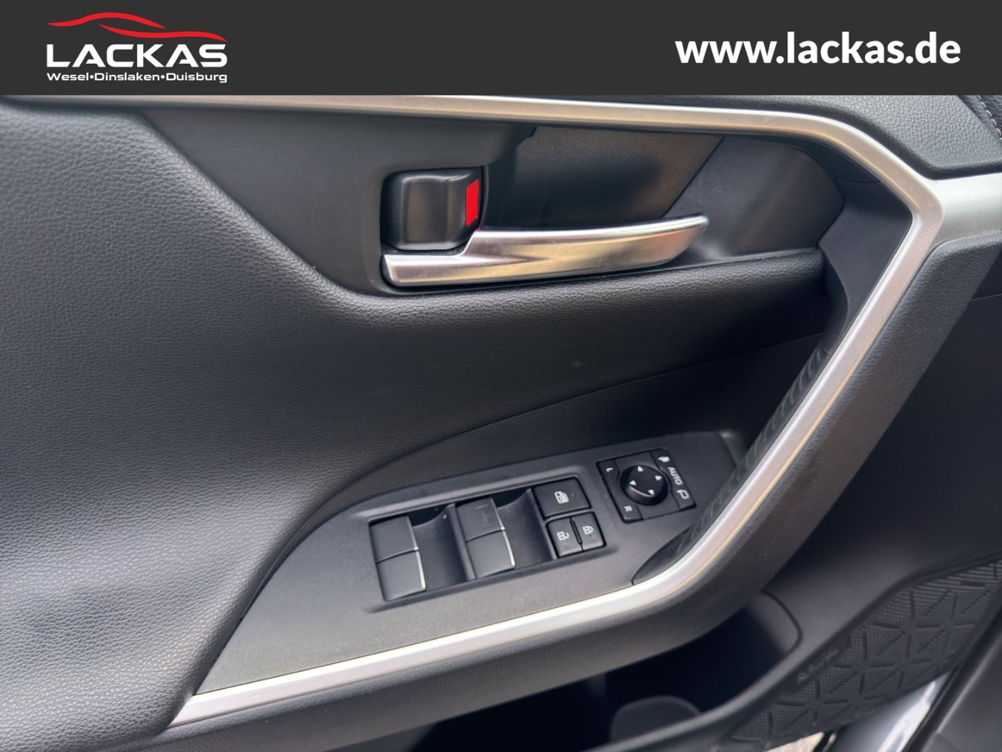 Toyota RAV 4 Hybrid - Samsaru's Car Outlet