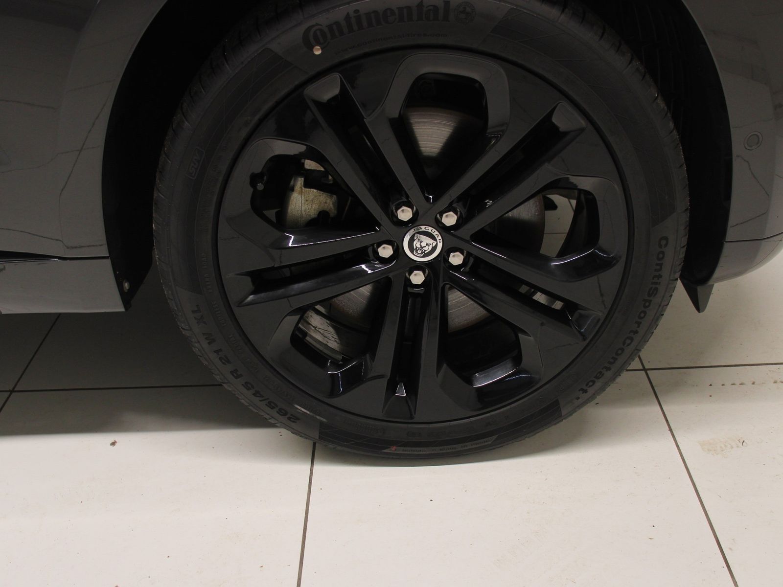 Jaguar F-Pace D300 R-Dynamic HSE AWD inkl. Winterkomple