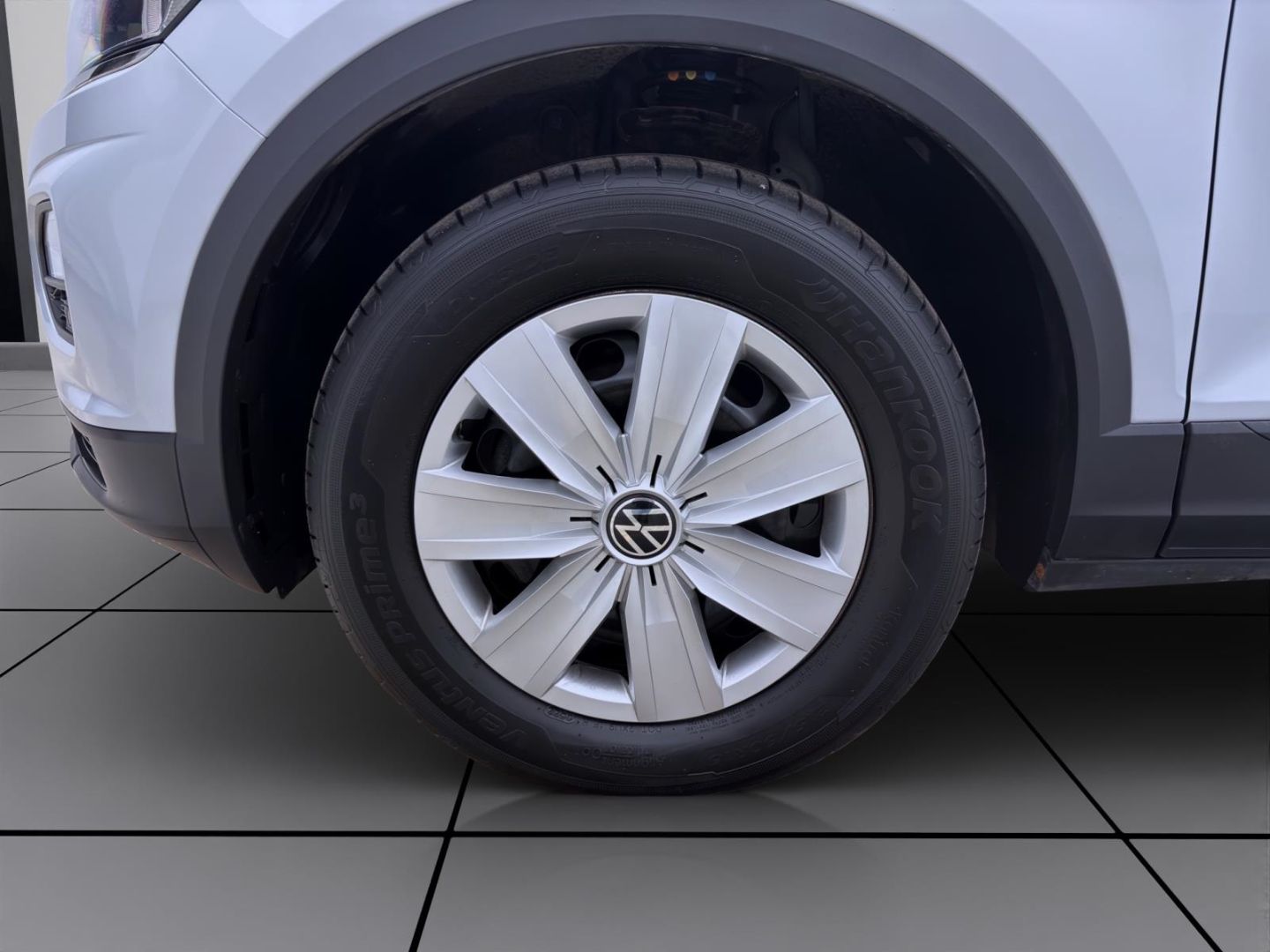 Volkswagen T-Roc 1.0 TSI - Samsaru's Car Outlet