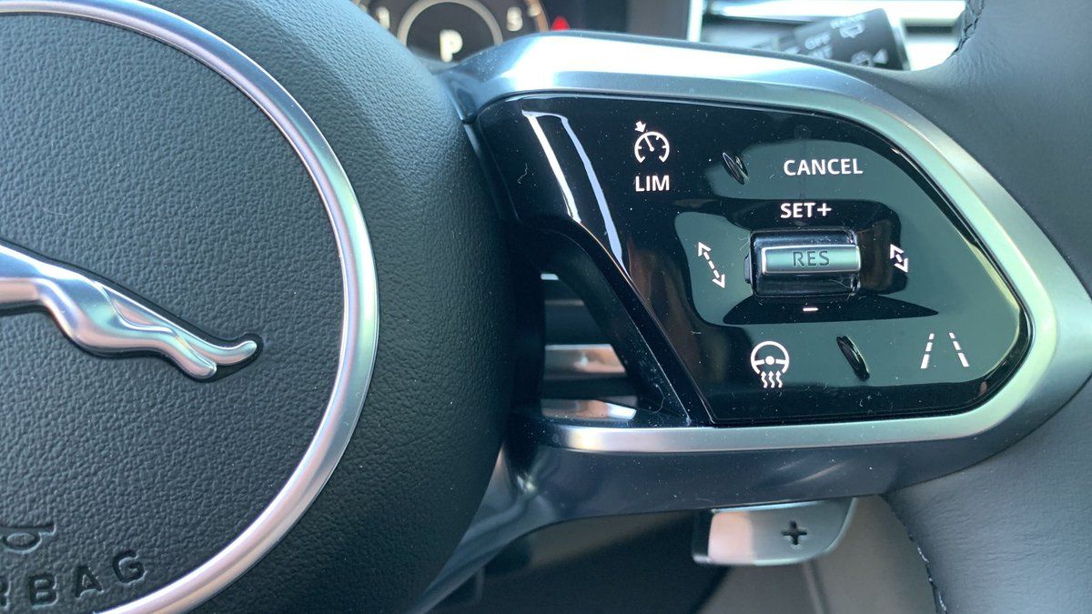 Jaguar F-PACE P400e AWD ACC+SHZG+LED+DAB+19"LMF+EPH+RFK