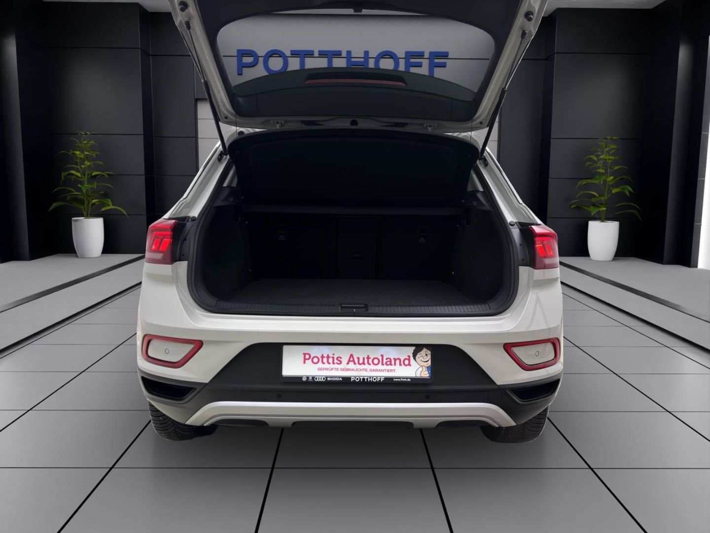 Volkswagen T-Roc 1.5 TSI DSG LIFE - Samsaru's Car Outlet